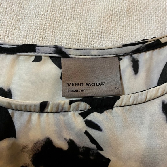 BCBG Floral dress - Picture 5 of 5